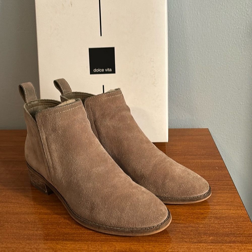 Dolce Vita  Tessey dark taupe ankle boots size 7.5